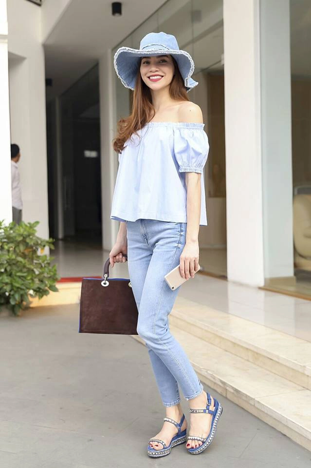 Mặc tông màu mát mắt này nóng đến mấy cũng được giải nhiệt