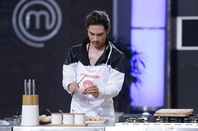 Masterchef vn chê đề bài phi lý lý quý khánh vẫn vượt rào an toàn