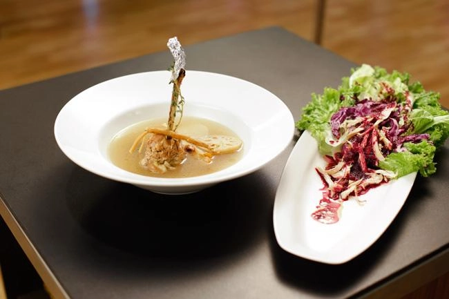 Masterchef vn chê đề bài phi lý lý quý khánh vẫn vượt rào an toàn