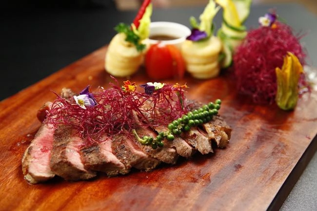 Masterchef vn lý quý khánh lộ rõ tính cách màu mè diêm dúa