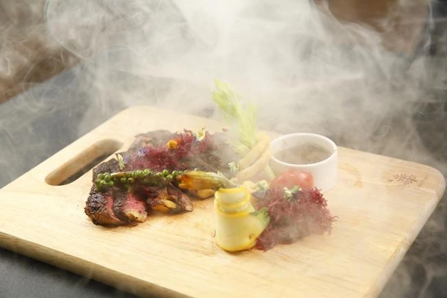 Masterchef vn lý quý khánh lộ rõ tính cách màu mè diêm dúa