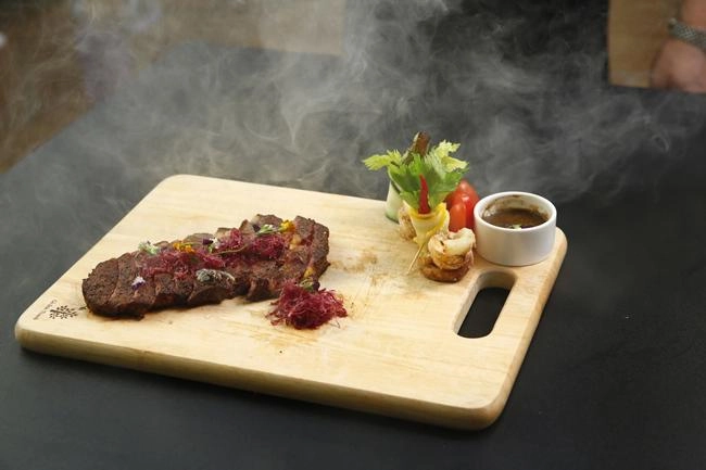 Masterchef vn lý quý khánh lộ rõ tính cách màu mè diêm dúa