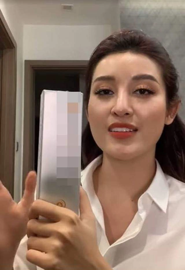 Mặt bánh bao ngâm nước chưa đủ huyền my còn làm fan thót tim vì dáng mũi như diều hâu