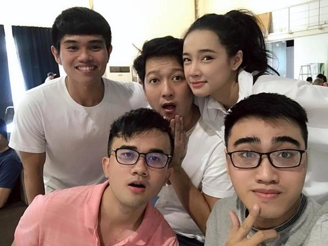 Mắt thâm quầng da đen sạm sau 1 tháng sinh con đây mới là nhan sắc thật của nhã phương
