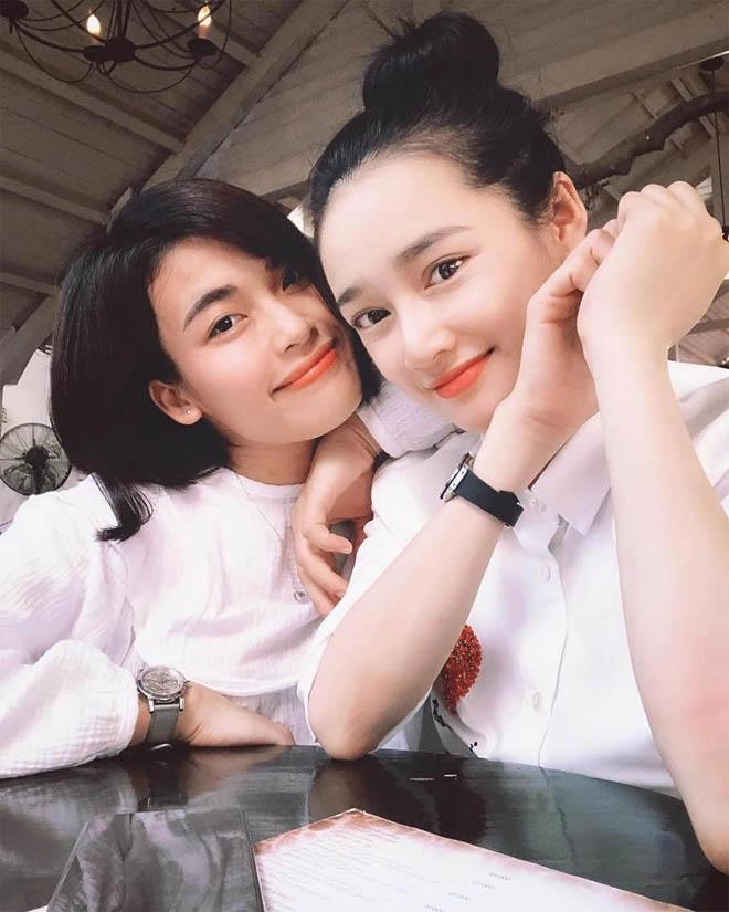Mắt thâm quầng da đen sạm sau 1 tháng sinh con đây mới là nhan sắc thật của nhã phương