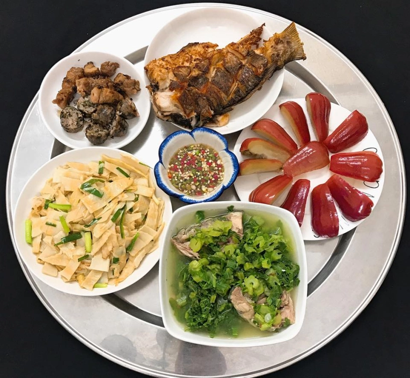 Mẹ 2 con chia sẻ những mâm cơm đón gió mùa về chị em rần rần hỏi kinh nghiệm