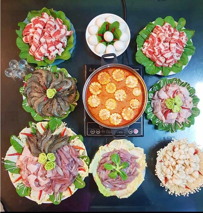Mẹ 2 con khoe những nồi lẩu nóng bỏng lưỡi hội chị em xem xong thắc mắc nhất 1 điều
