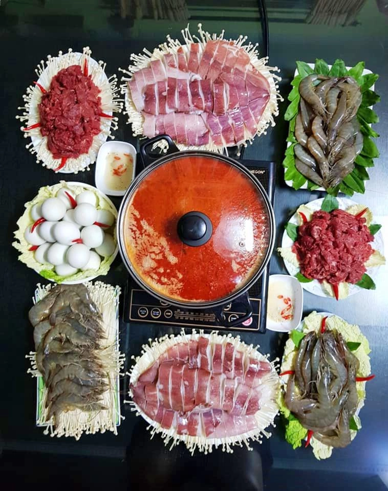 Mẹ 2 con khoe những nồi lẩu nóng bỏng lưỡi hội chị em xem xong thắc mắc nhất 1 điều
