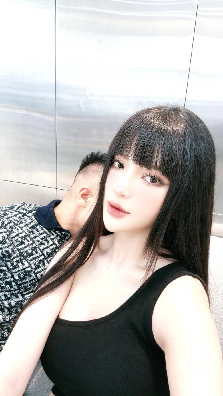 Mẹ bầu chu thanh huyền đổi mới mái tóc thị phi trông khác lạ tới mức tự nhận không phải vợ quang hải