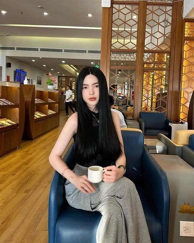 Mẹ bầu chu thanh huyền đổi mới mái tóc thị phi trông khác lạ tới mức tự nhận không phải vợ quang hải