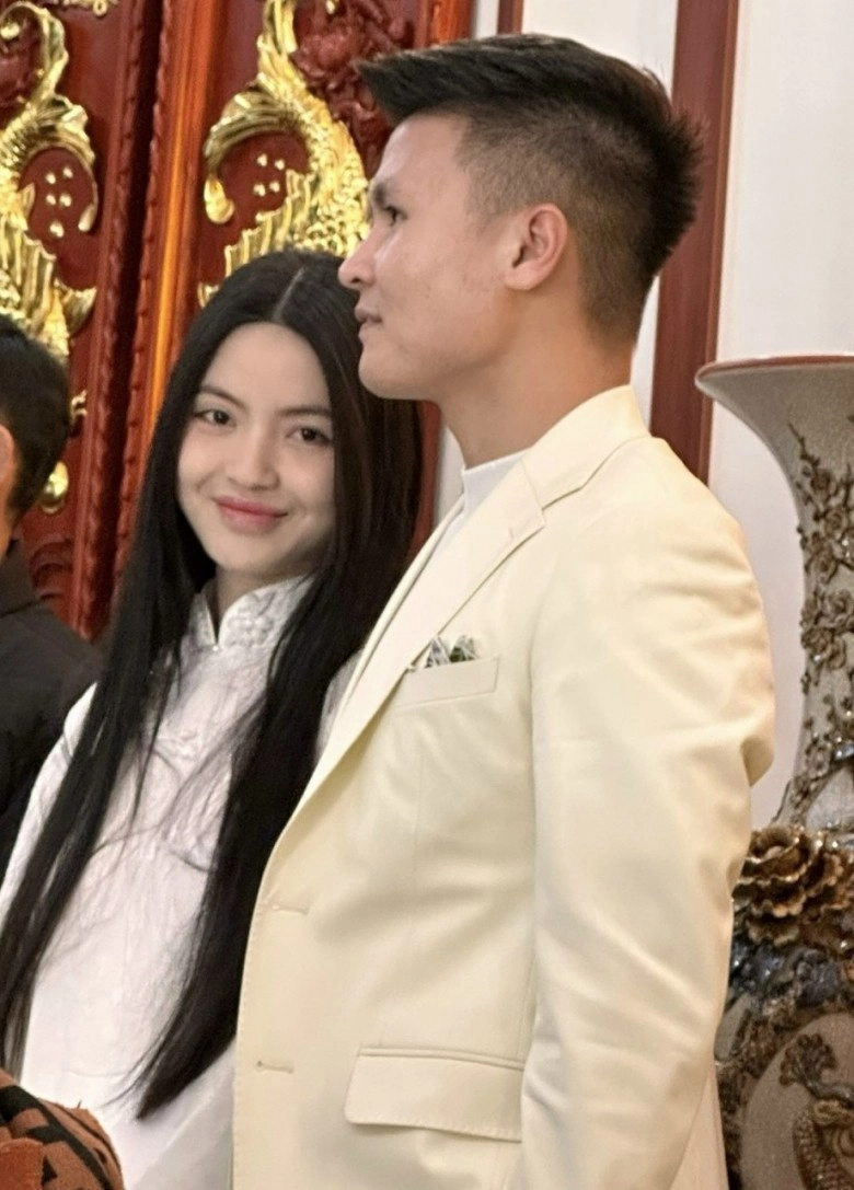 Mẹ bầu chu thanh huyền đổi mới mái tóc thị phi trông khác lạ tới mức tự nhận không phải vợ quang hải