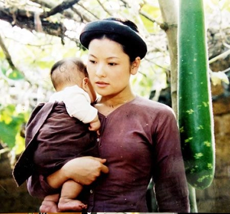 Mẹ chồng hụt của hồng diễm là nsnd mang hàm đại tá tuổi 55 trẻ đẹp dáng nuột nhờ bộ môn bay