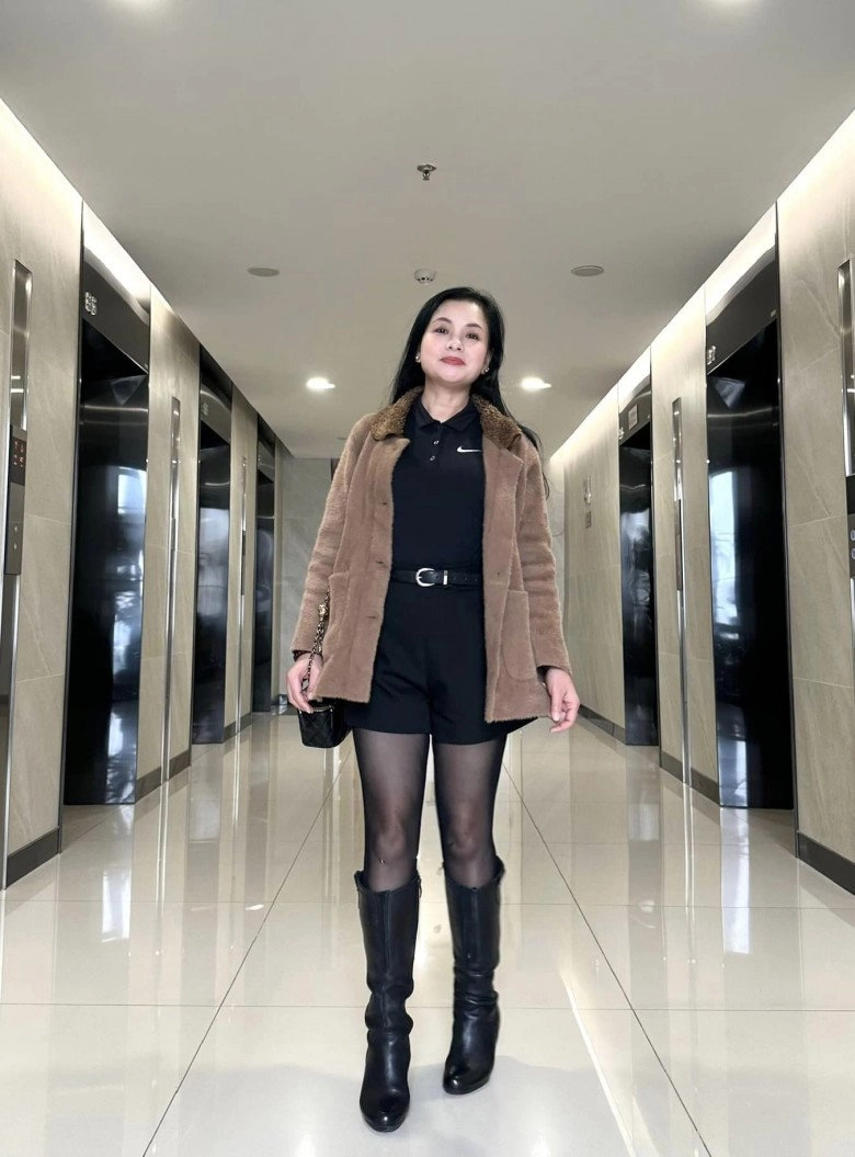Mẹ chồng hụt của hồng diễm là nsnd mang hàm đại tá tuổi 55 trẻ đẹp dáng nuột nhờ bộ môn bay