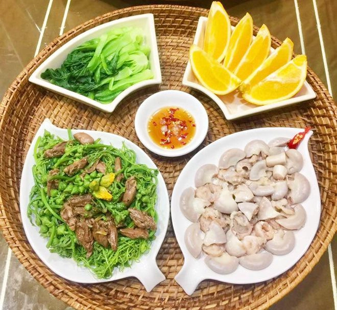 Mẹ đảm cứ vào bếp là phải nấu ngon dọn lên mâm phải đẹp khiến chồng con thích mê