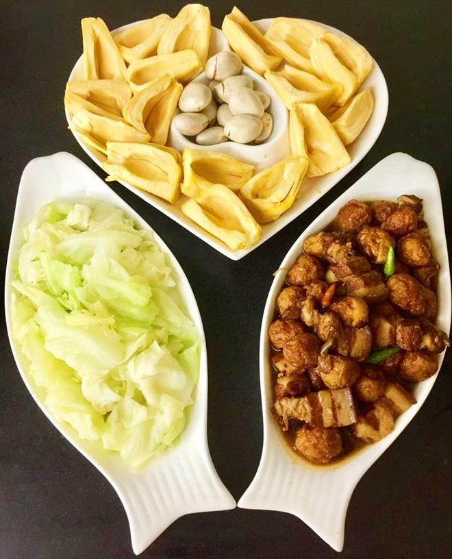 Mẹ đảm cứ vào bếp là phải nấu ngon dọn lên mâm phải đẹp khiến chồng con thích mê