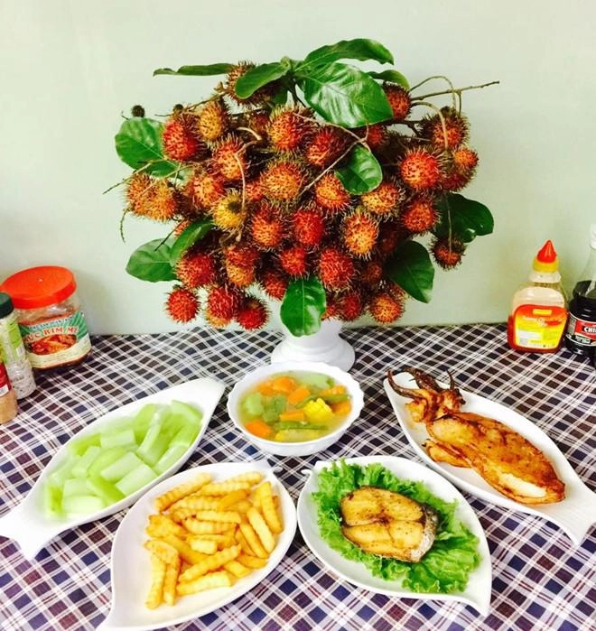 Mẹ đảm cứ vào bếp là phải nấu ngon dọn lên mâm phải đẹp khiến chồng con thích mê
