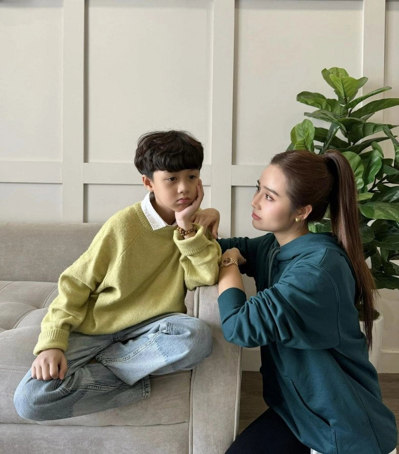 Mẹ đơn thân quyến rũ bậc nhất vũ trụ vtv u40 như chị gái của con trai nhờ 3 bí quyết gọt dáng