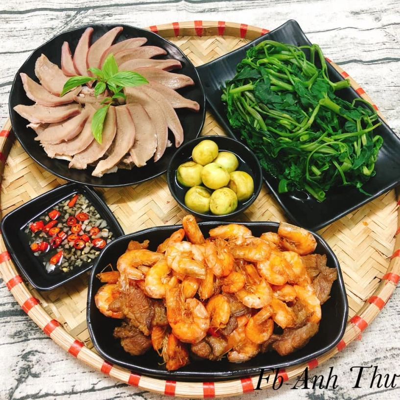 Mẹ dược sĩ chỉ nấu cơm nhà nhưng hội chị em nhìn thấy đòi chấm ngay điểm 10