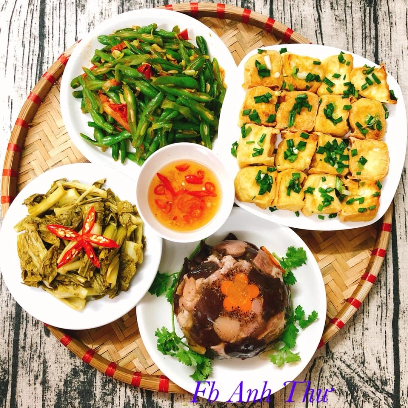 Mẹ dược sĩ chỉ nấu cơm nhà nhưng hội chị em nhìn thấy đòi chấm ngay điểm 10