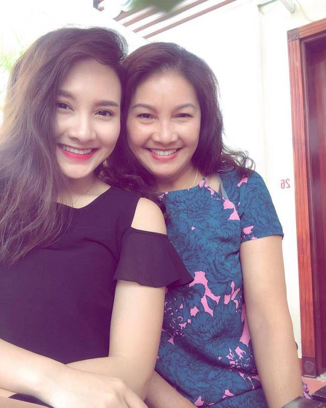 Mẹ ruột bảo thanh là giai nhân nức tiếng bắc ninh con gái hưởng gen mẹ đẹp tới mức bị nghi thẩm mỹ