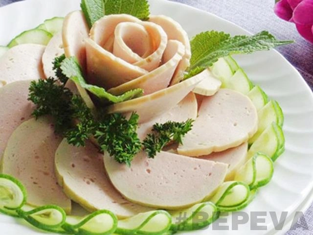 Mẹo làm giò lụa dai ngon trắng hồng thơm phức không thể bỏ qua