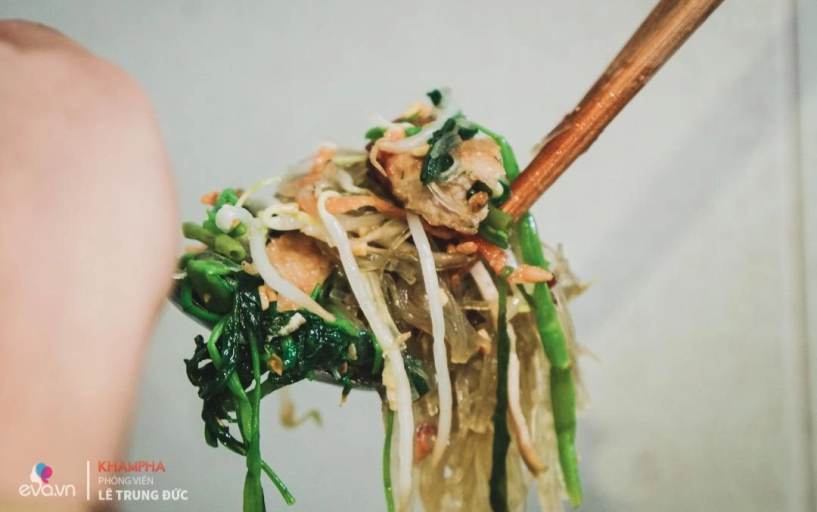 Miến trộn mực khô chiên giòn 15 năm duy nhất ở hà nội giải ngấy giữa mùa hè nóng bức