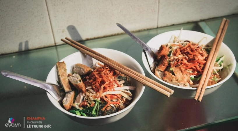 Miến trộn mực khô chiên giòn 15 năm duy nhất ở hà nội giải ngấy giữa mùa hè nóng bức