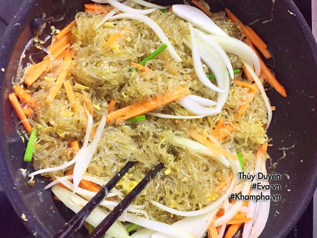 Miến xào hải sản ăn sáng sang chảnh ngày cuối tuần