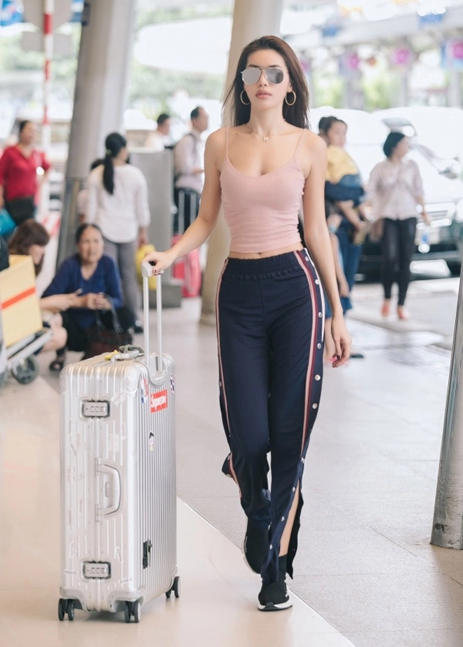 Minh chứng cho thấy không cần tiếp thị cơ thể ngọc trinh angela phương trinh vẫn đẹp bất bại