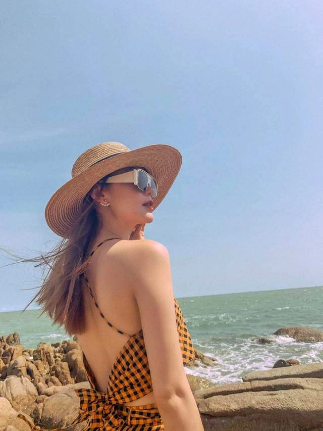 Minh hằng đăng ảnh than đói bụng nhưng fan lại mừng rơi nước mắt vì điều này