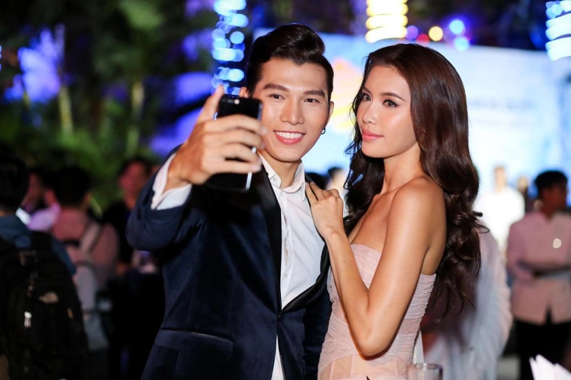 Minh tú catwalk thần thái thế này mà không thi hoa hậu thật phí quá