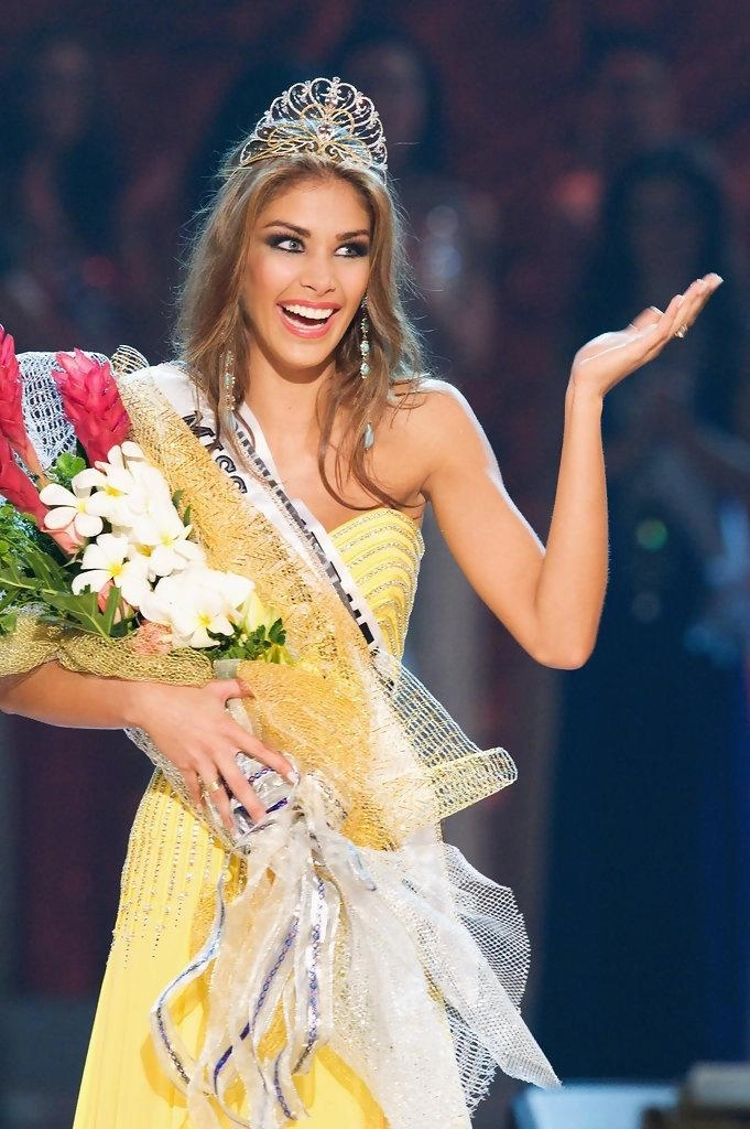 Miss universe đẹp nhất thế giới quay lại việt nam tham dự hoa hậu hoàn vũ 2017