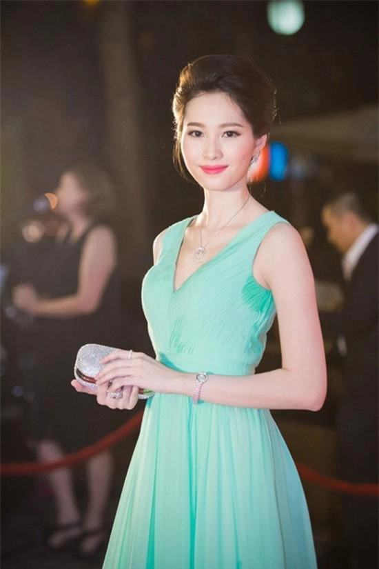 Mồ hôi cánh ác mộng ngày hè của hhen niê đặng thu thảo và chị em ta