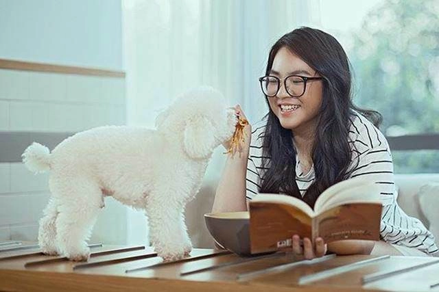 Mới 17 tuổi con gái hiền thục đã cao như người mẫu và dự đoán xinh chẳng thua mẹ