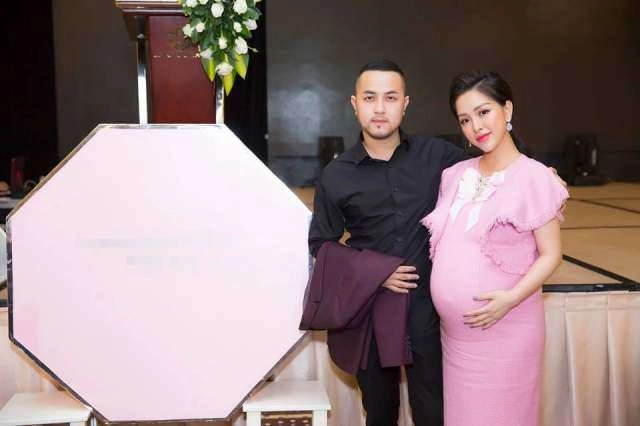 Mới sinh vài hôm chị dâu bảo thy gây choáng khi xuất hiện với nhan sắc đẹp không góc chết