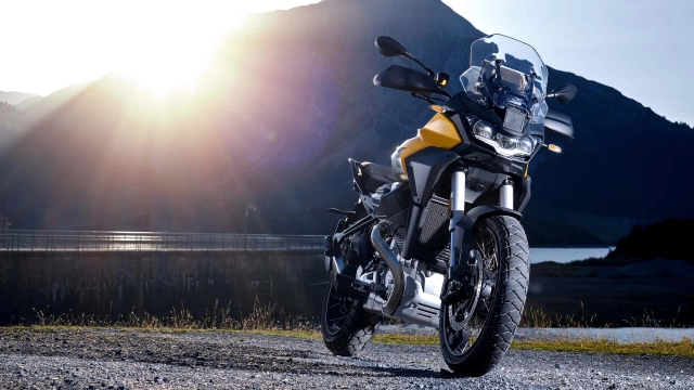 Moto guzzi giới thiệu stelvio trước thềm sự kiện eicma 2023