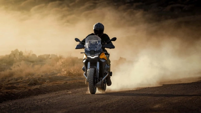Moto guzzi giới thiệu stelvio trước thềm sự kiện eicma 2023