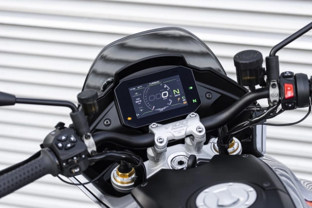 Moto guzzi v100 mandello chính thức đổ bộ việt nam với giá hơn nửa tỷ đồng