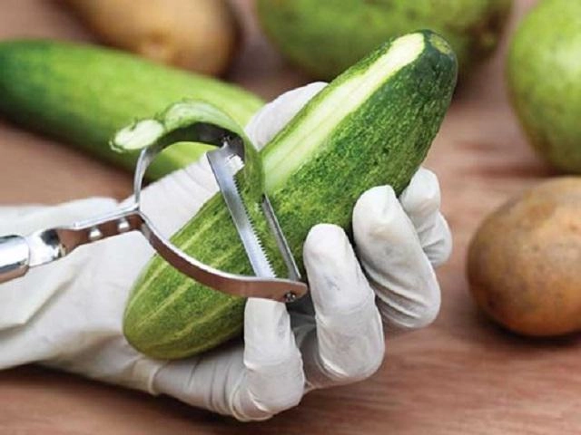 Muôn vàn kiểu giảm béo đáng sợ của phụ nữ xưa ăn giun uống thạch tín