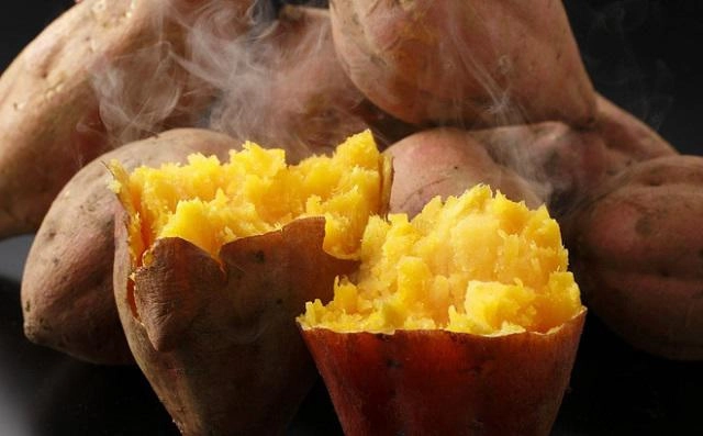 Muôn vàn kiểu giảm béo đáng sợ của phụ nữ xưa ăn giun uống thạch tín