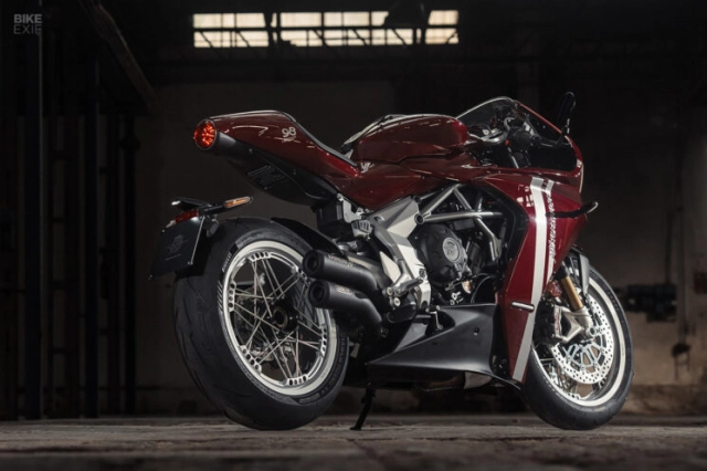 Mv agusta superveloce 98 phiên bản đặc biệt ra mắt nhằm tôn vinh chiếc mô tô đầu tiên