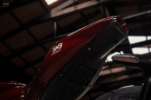 Mv agusta superveloce 98 phiên bản đặc biệt ra mắt nhằm tôn vinh chiếc mô tô đầu tiên