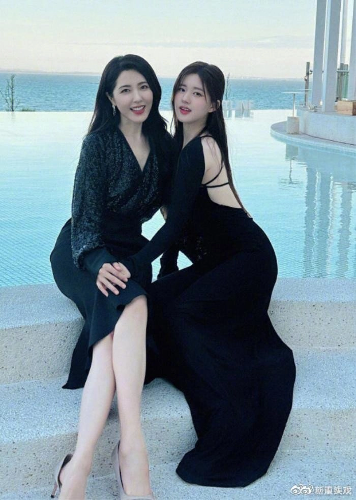 mỹ nhân 200 năm nữa cũng không ai đẹp bằng u50 trẻ như mới 30 tuổi nhờ bổ sung 2 thứ sáng tối