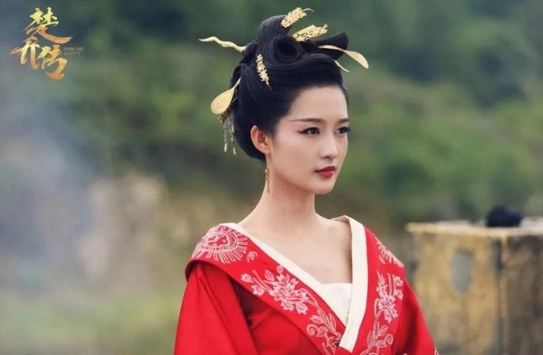 Mỹ nhân đè bẹp nhan sắc thần tiên tỷ tỷ mỗi ngày uống 2 cốc nước là máy bơm collagen da dẻ nhẵn thín