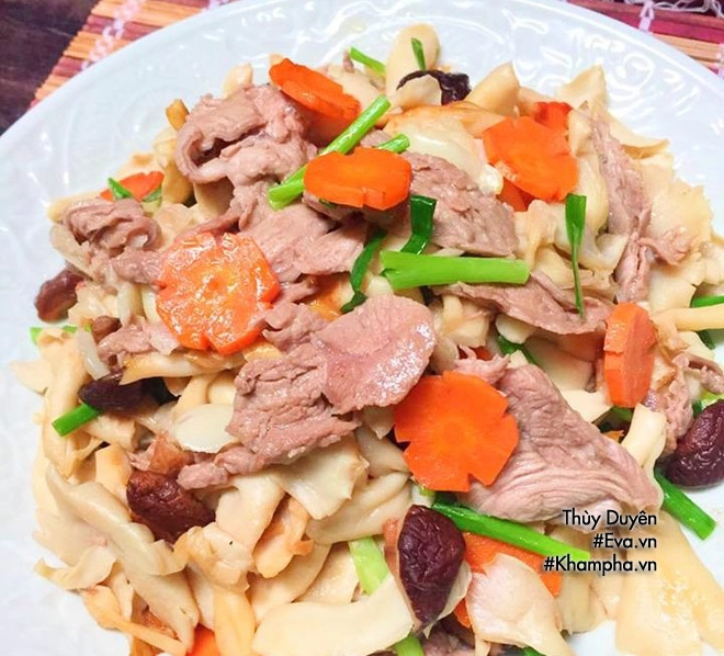 Nấm bào ngư xào thịt bò nhanh gọn vừa lạ vừa ngon