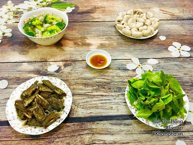 Nắng lên bữa cơm với cá rô đồng rán giòn tràng heo luộc đắt khách