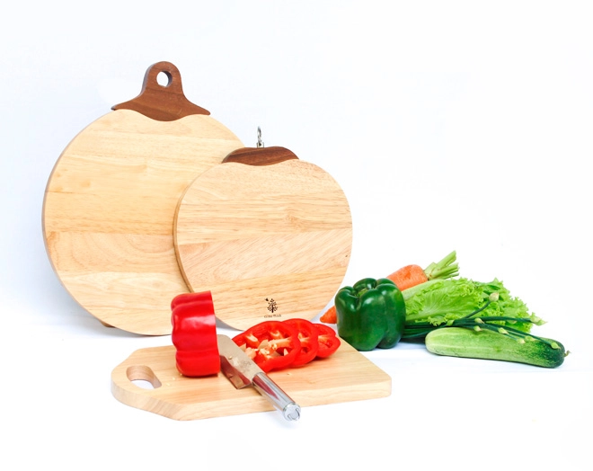 Nên chọn mua thớt gỗ hay thớt nhựa