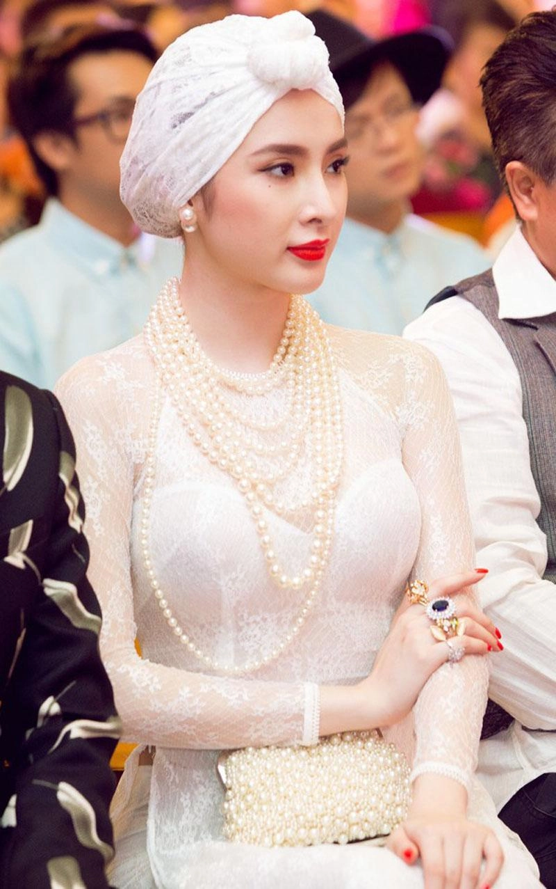 Nếu không muốn bị chê già chát chị em cần tránh thật xa 3 lỗi sau