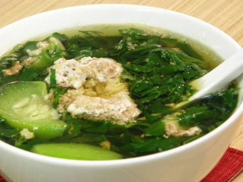 Nếu không muốn vào viện những người này nên tránh xa món canh cua