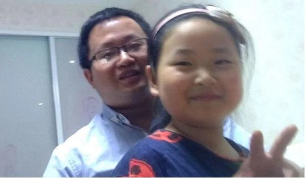 Ngày nào chồng trẻ cũng vào bếp nấu ăn sáng toàn món ngon đẹp cho vợ con
